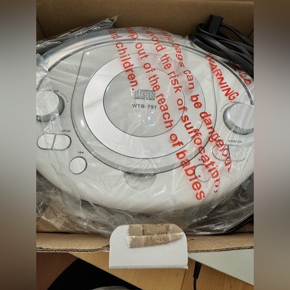 Portable CD Player Boombox FM Radio Stereo Remote Control USB MP3 Clear Sound - Picture 2 of 2